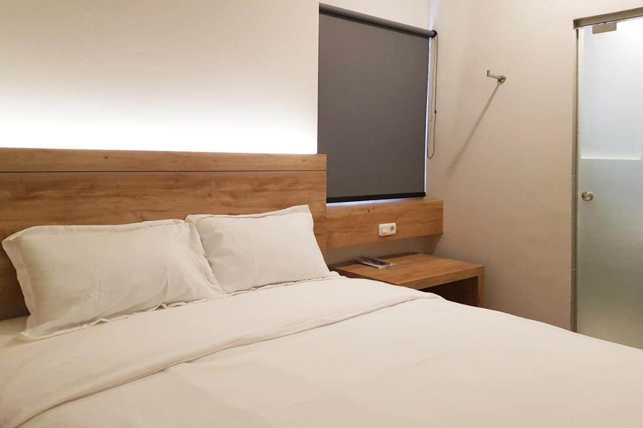 Oyo 90015 Platinum Guest House Medan Eksteriør bilde