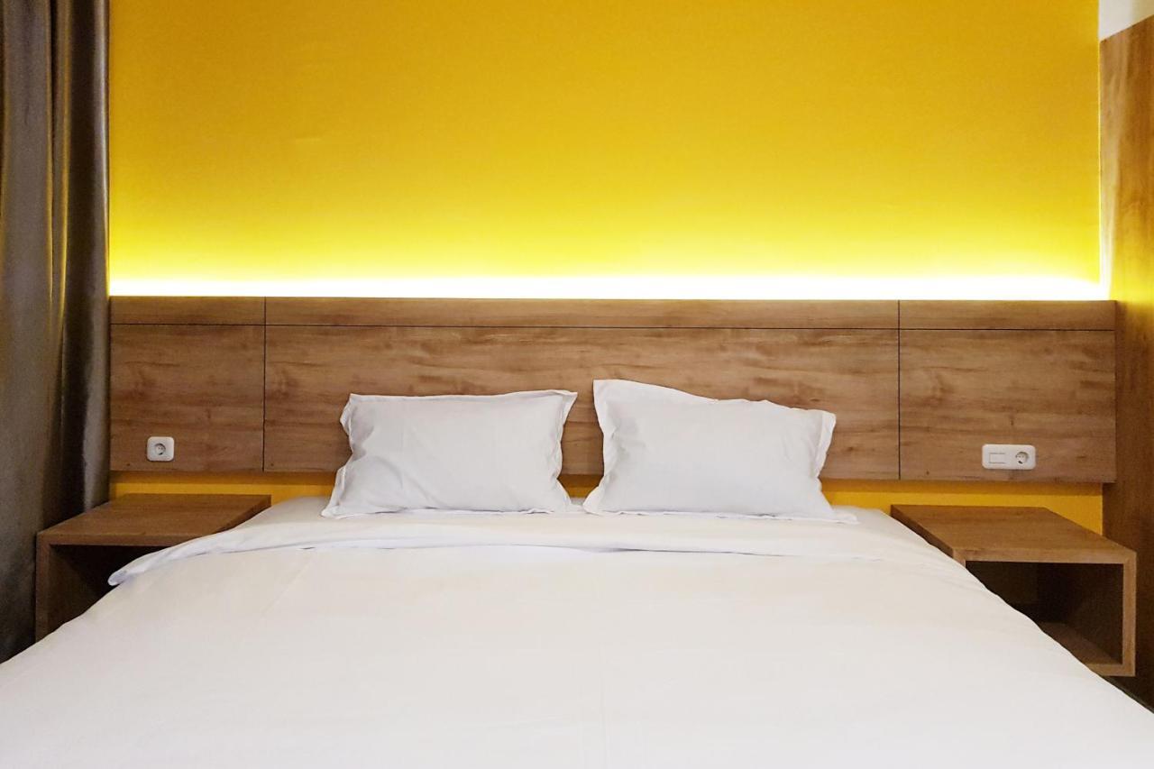 Oyo 90015 Platinum Guest House Medan Eksteriør bilde
