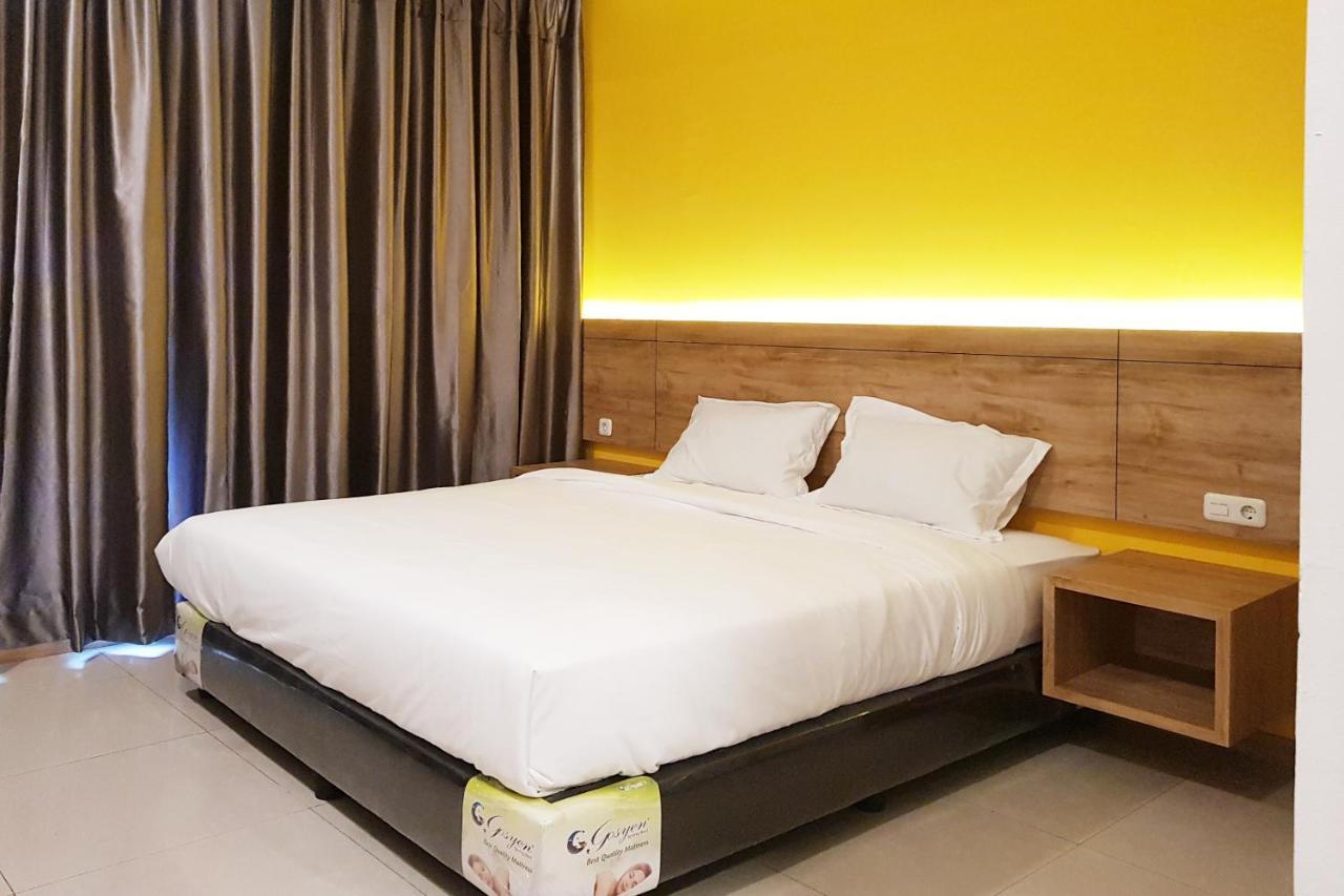 Oyo 90015 Platinum Guest House Medan Eksteriør bilde