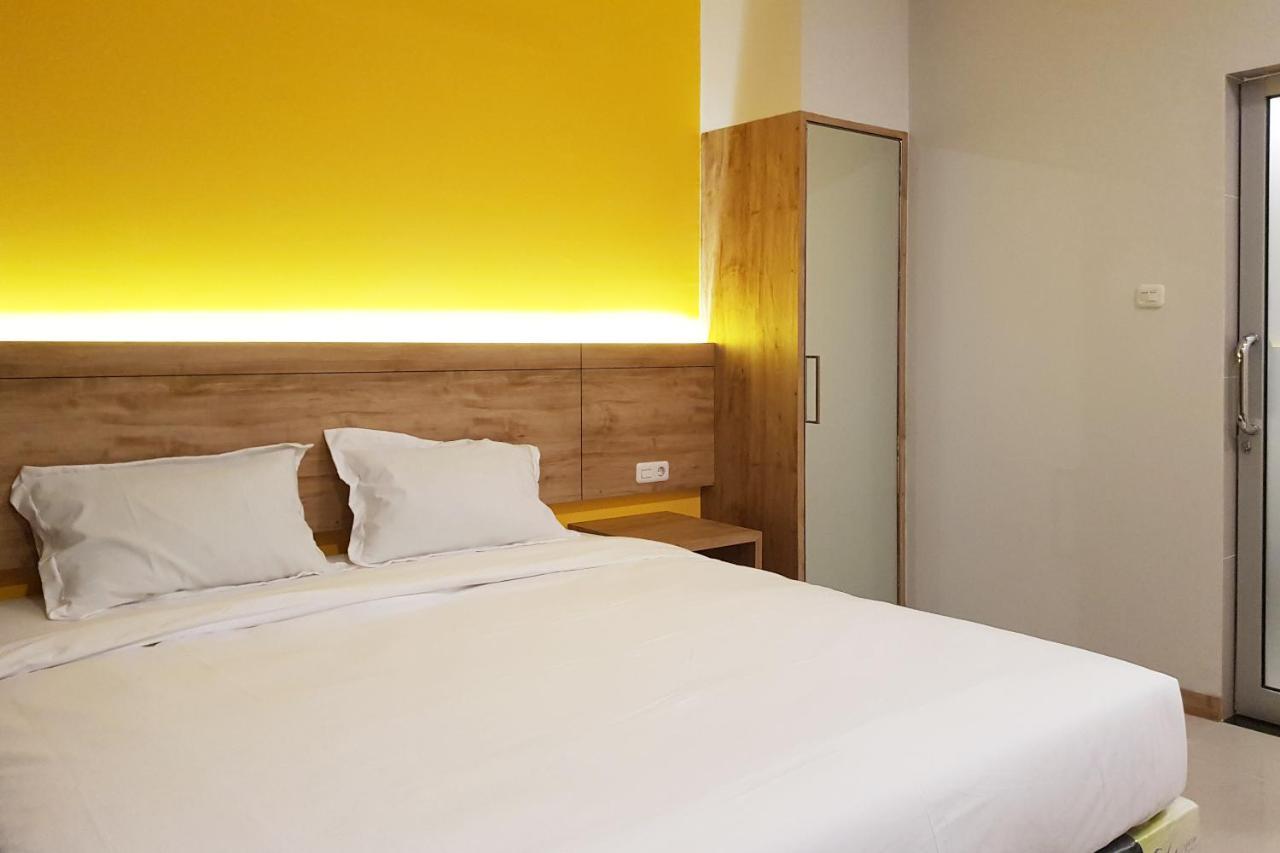 Oyo 90015 Platinum Guest House Medan Eksteriør bilde