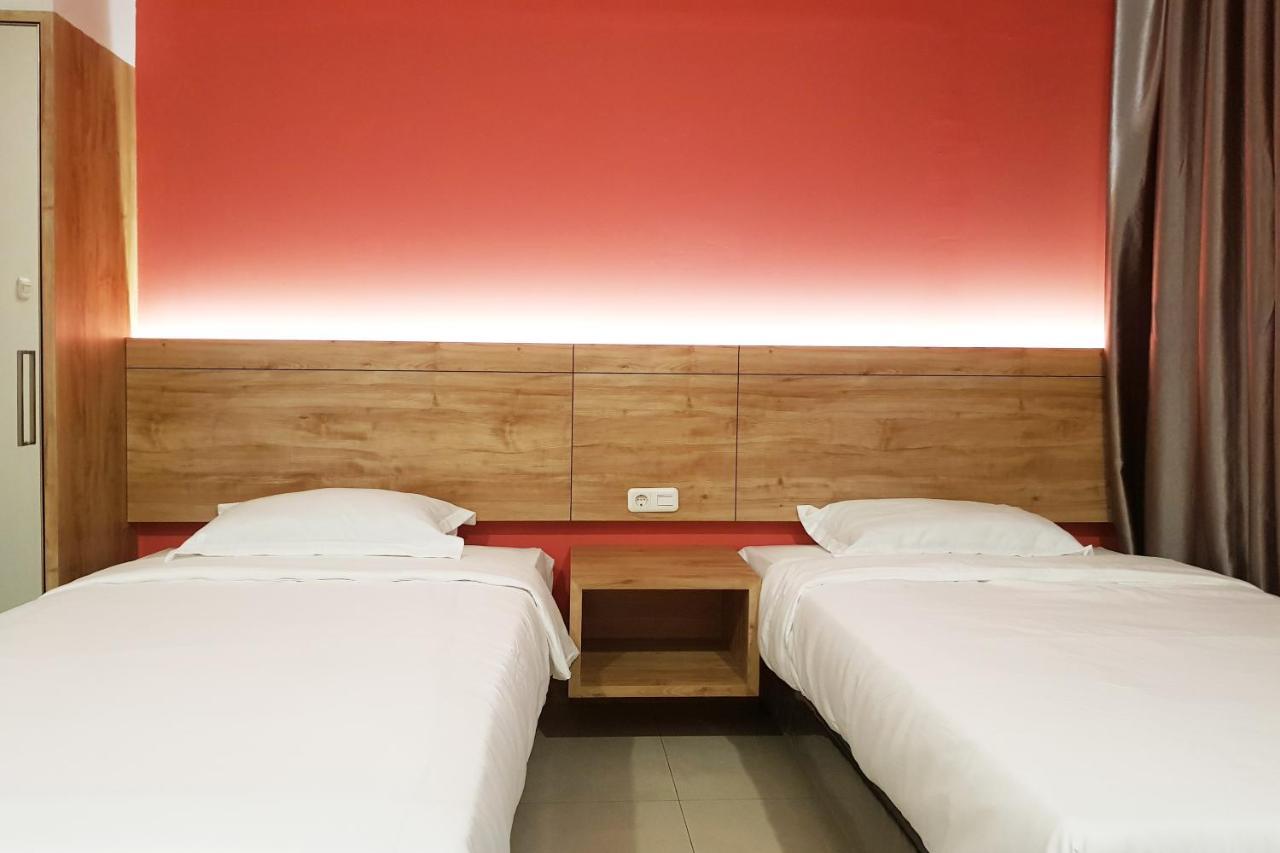 Oyo 90015 Platinum Guest House Medan Eksteriør bilde