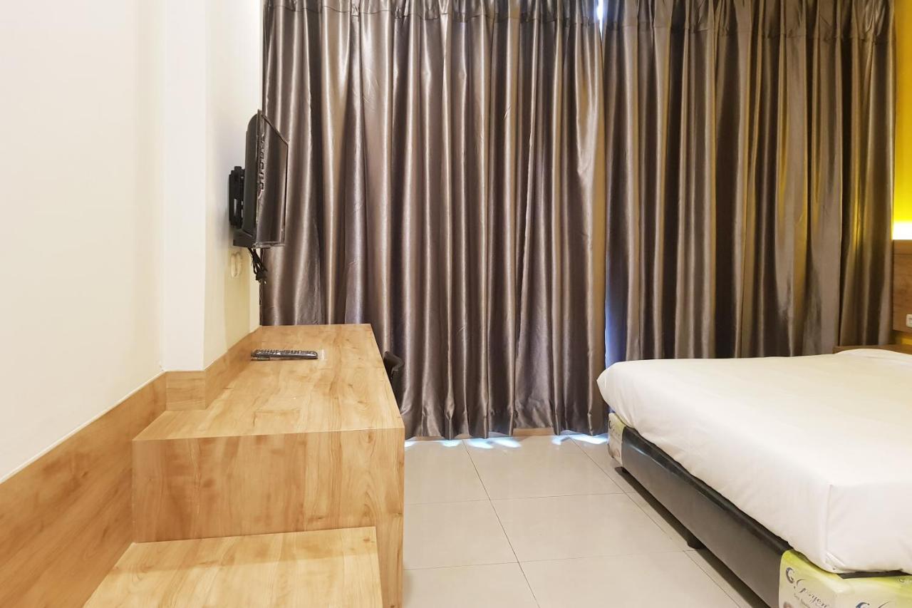 Oyo 90015 Platinum Guest House Medan Eksteriør bilde