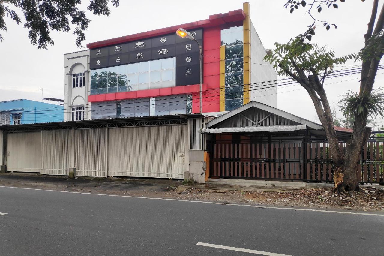 Oyo 90015 Platinum Guest House Medan Eksteriør bilde